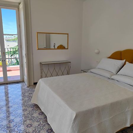 Hotel Casa Enzina Sorrento Esterno foto