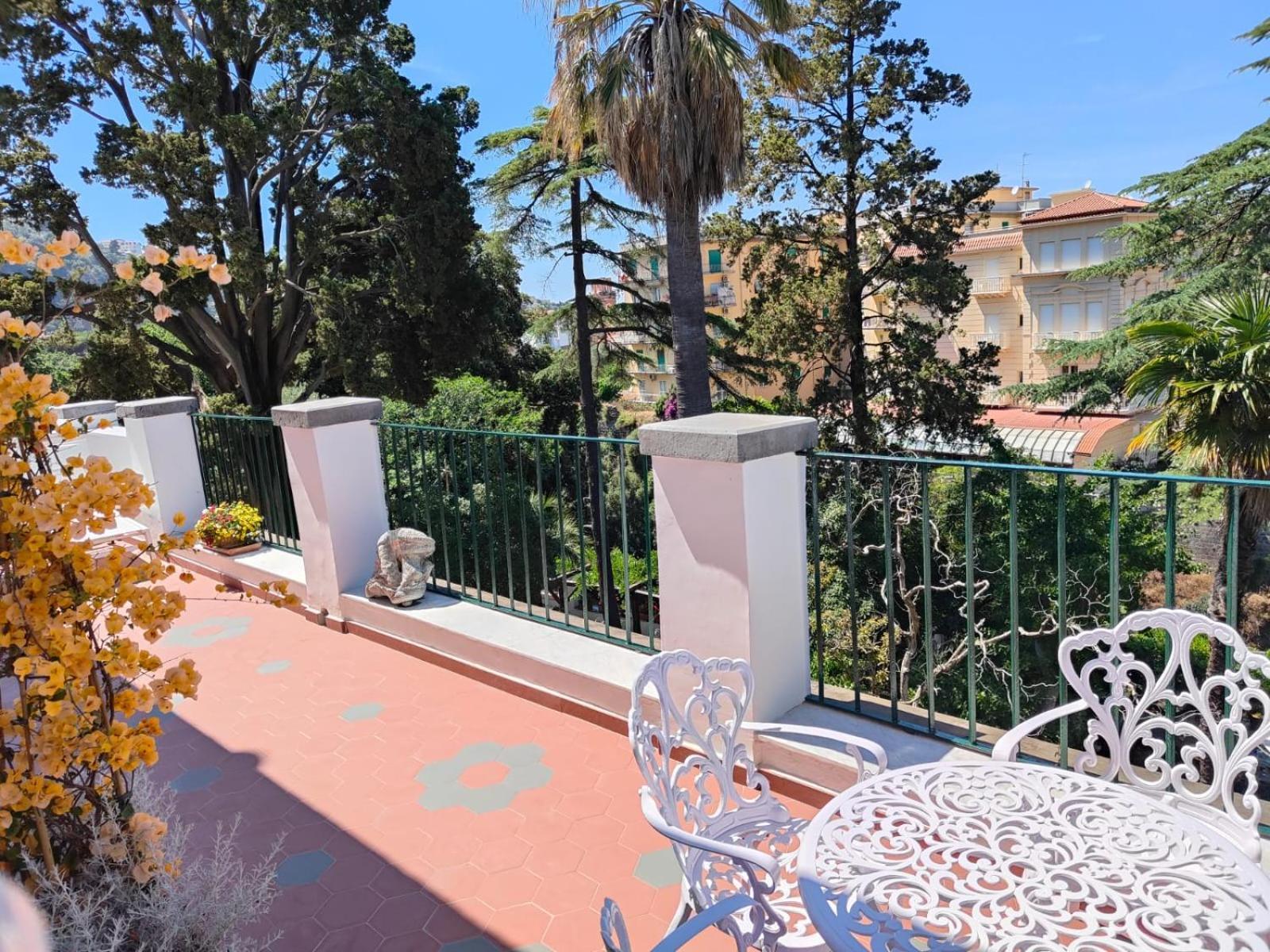 Hotel Casa Enzina Sorrento Esterno foto
