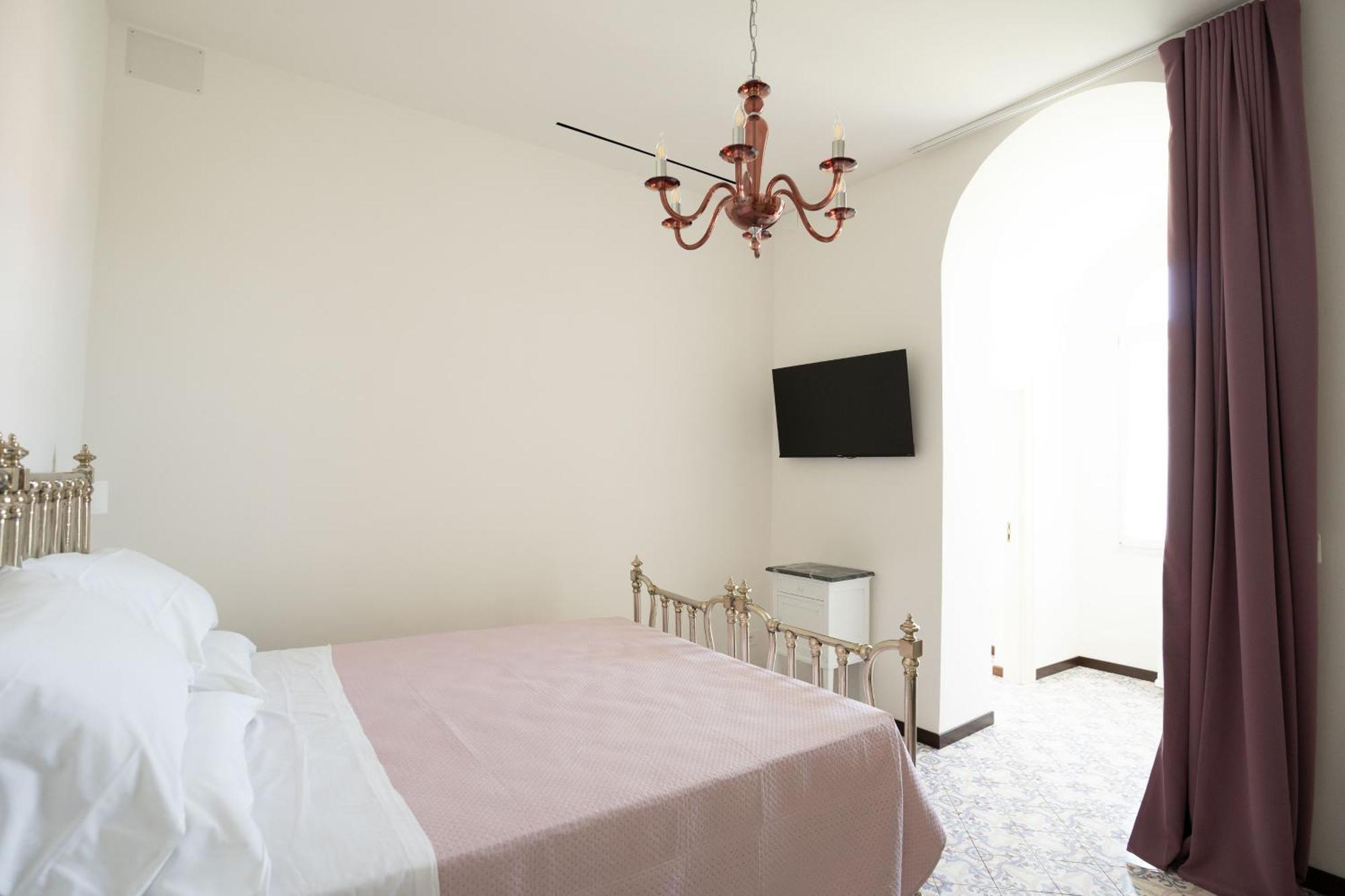 Hotel Casa Enzina Sorrento Esterno foto