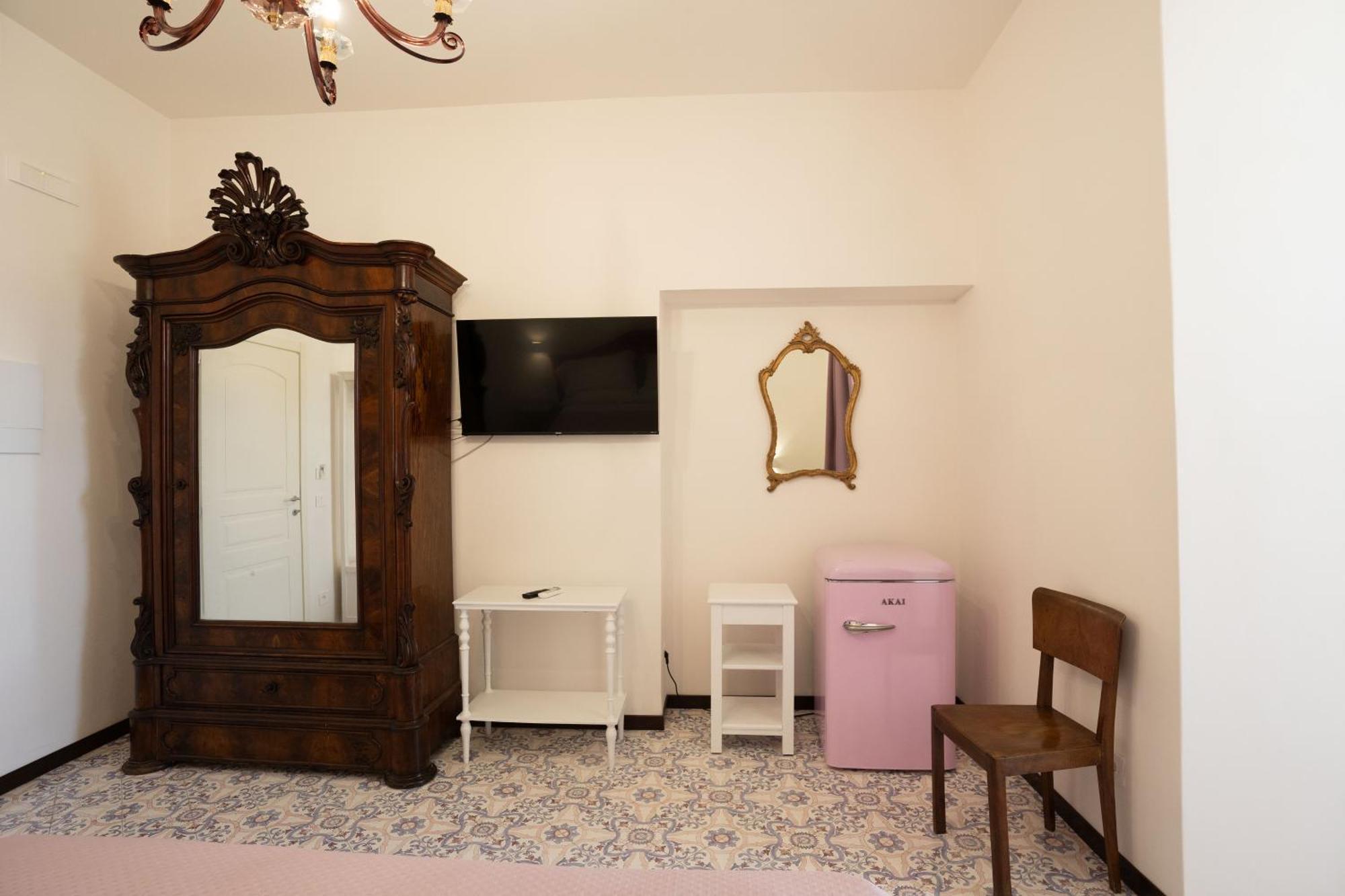 Hotel Casa Enzina Sorrento Esterno foto