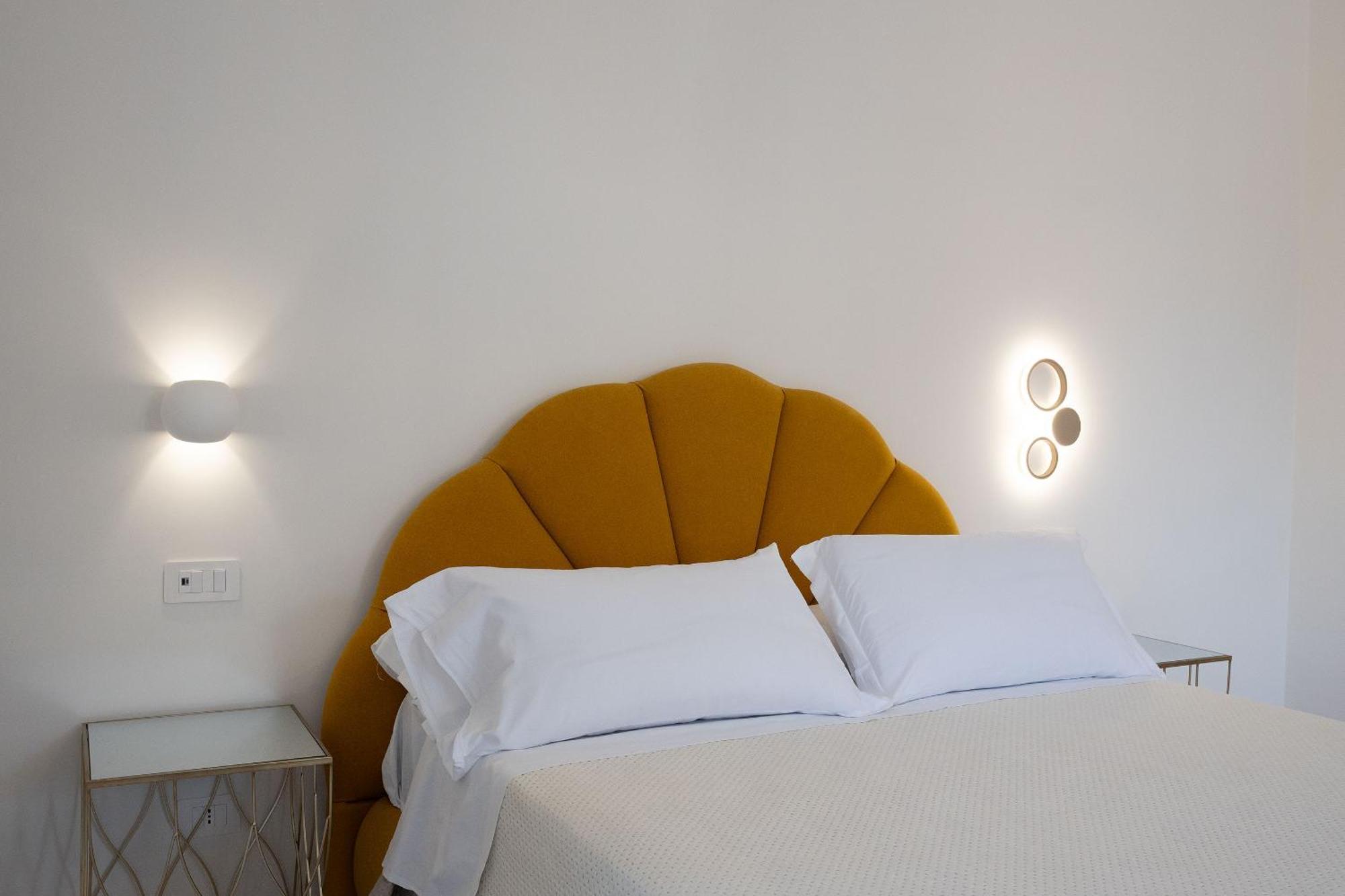 Hotel Casa Enzina Sorrento Esterno foto