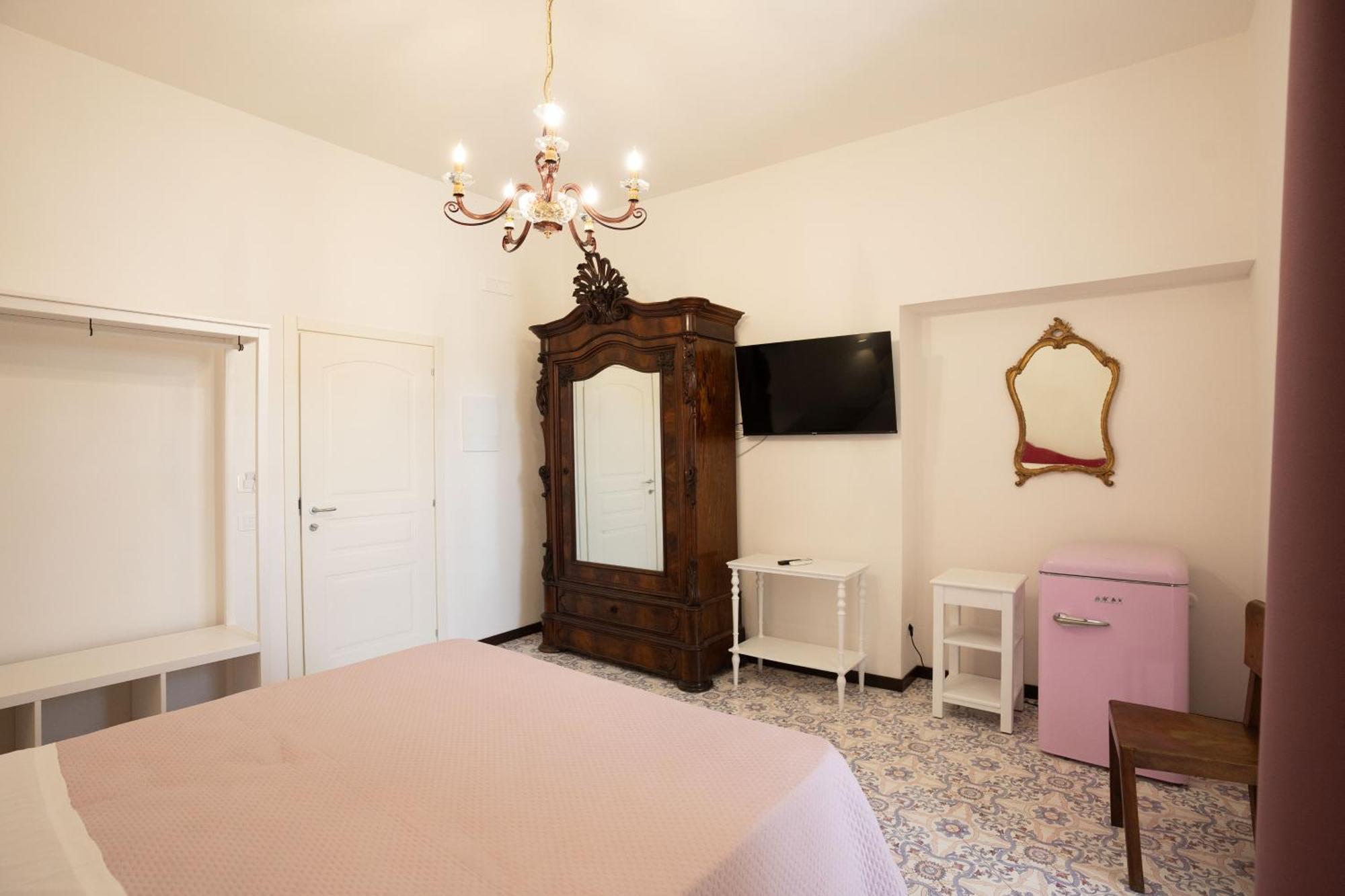 Hotel Casa Enzina Sorrento Esterno foto