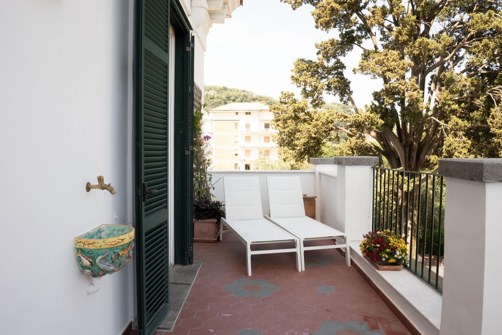 Hotel Casa Enzina Sorrento Esterno foto