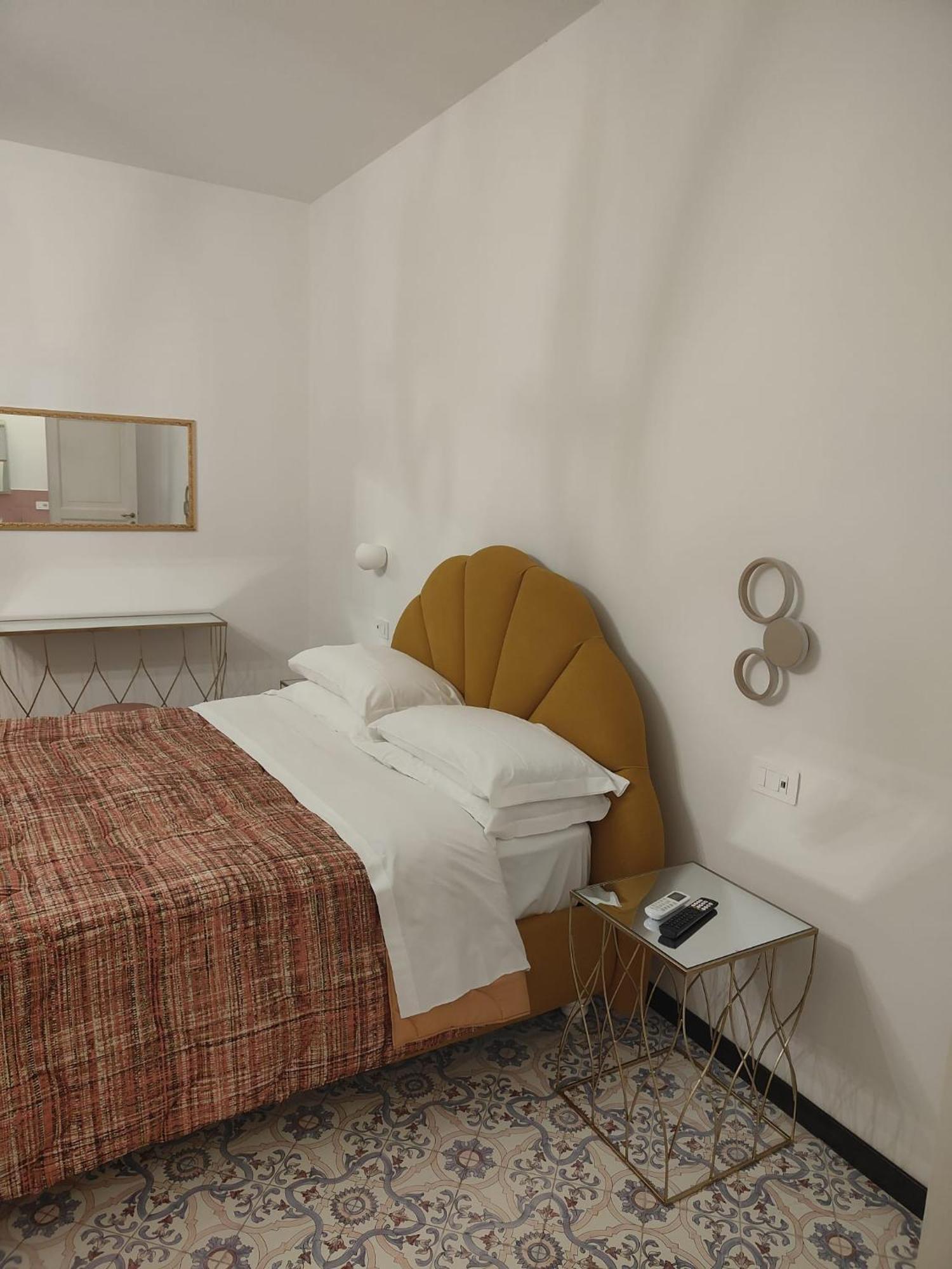 Hotel Casa Enzina Sorrento Esterno foto