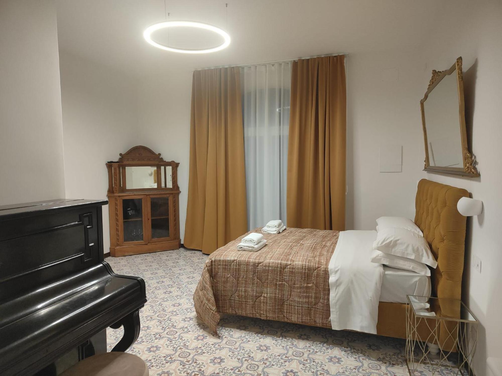 Hotel Casa Enzina Sorrento Esterno foto